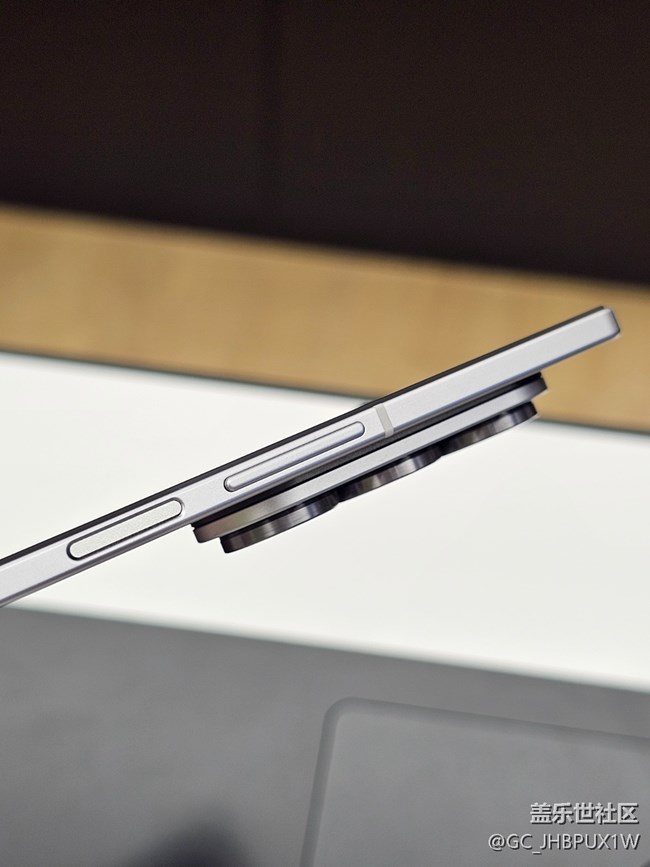 【超級(jí)旗艦】超輕薄