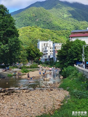 【透過鏡頭感受世界】梧桐山下