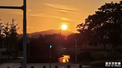 【透過鏡頭感受世界】清晨時(shí)分