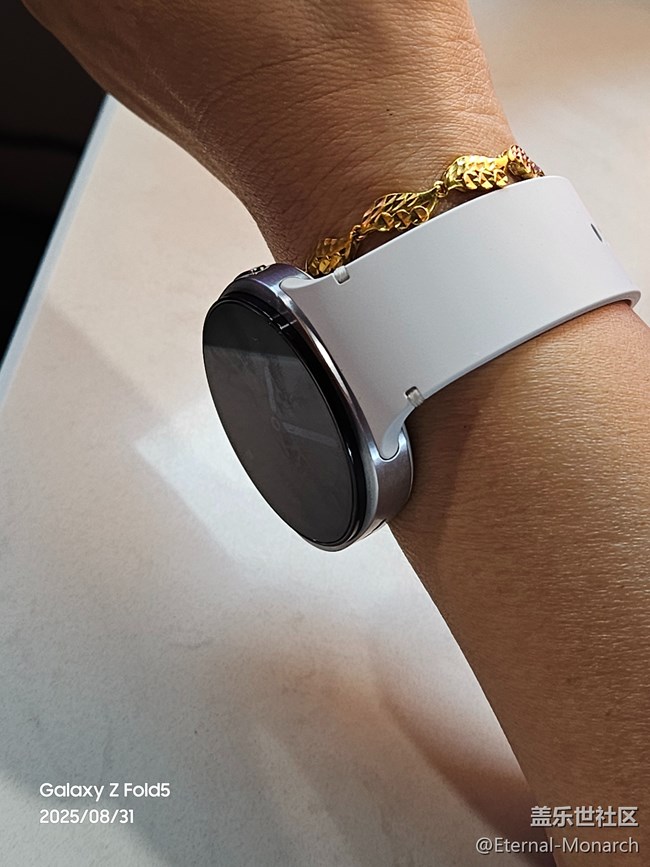 【我的運(yùn)動(dòng)搭子Watch8】戴上Watch8，秒變大玩家