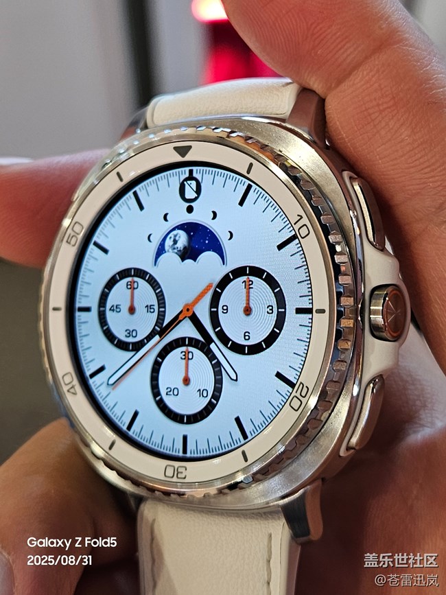【我的運(yùn)動(dòng)搭子Watch8】新造型，新世代