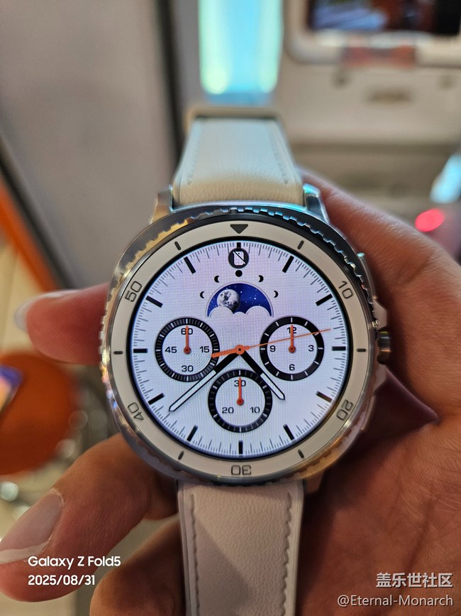 【我的運(yùn)動(dòng)搭子Watch8】戴上Watch8，秒變大玩家