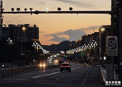 我們一起看看七點(diǎn)的夕陽(yáng)吧