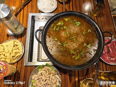 三星Galaxy Z Flip7拍攝尋常煙火尋常