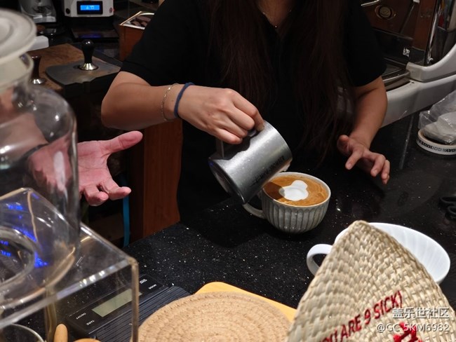 今日參加社區(qū)10周年diy慶生活動好開心