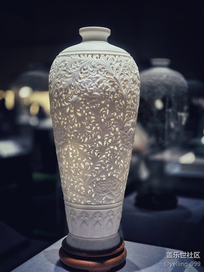 帶上三星Galaxy S25+，來(lái)自德化瓷的萬(wàn)象本色