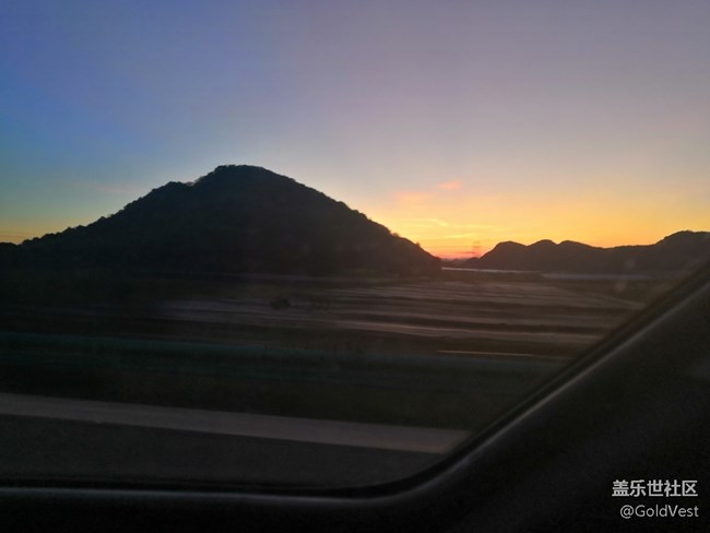 【初秋】初秋的金色時(shí)光