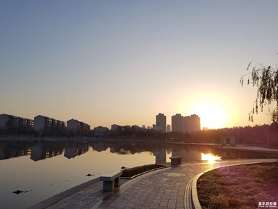 寧靜的清晨大學(xué)校園