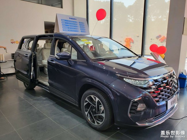 手機沒換，先換車