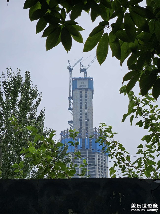 停工狀態(tài)下的西安在建第一高樓