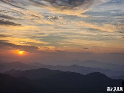 三星的22U超大杯人像