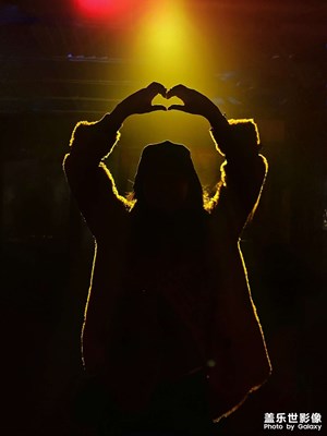 【身邊的風(fēng)景】  光耀京城，夜未央