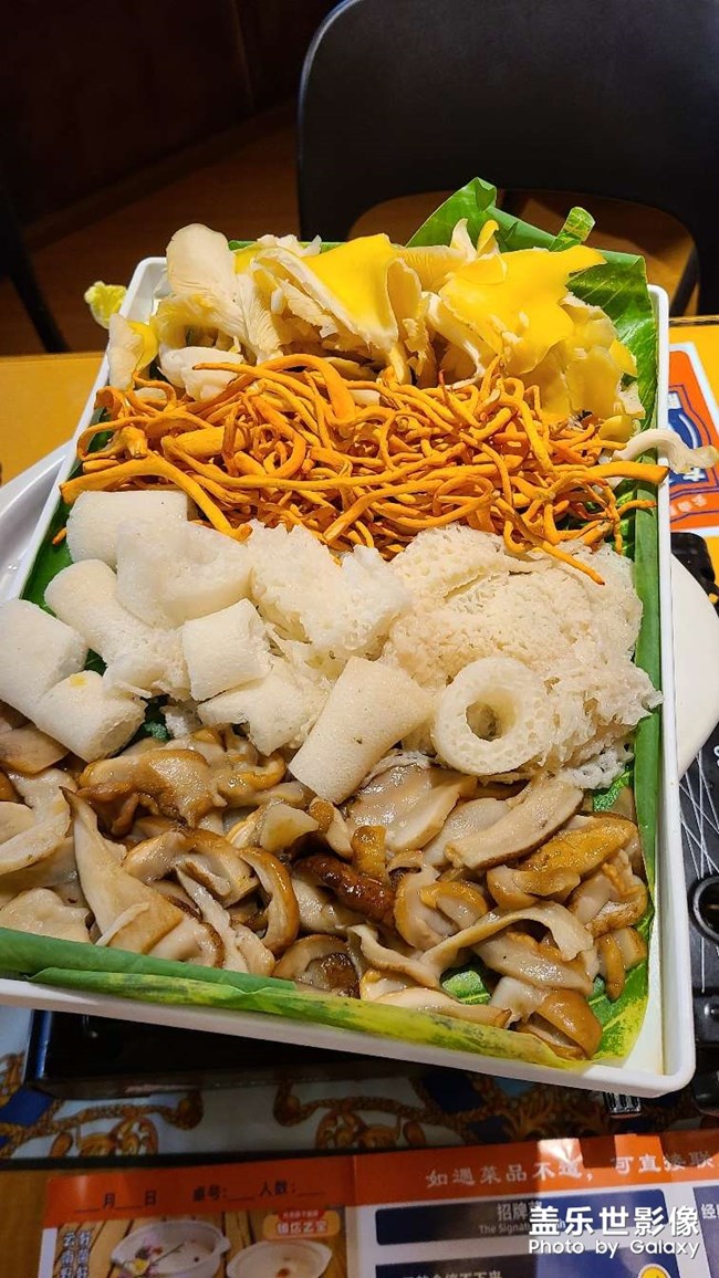 手機(jī)里的美食照