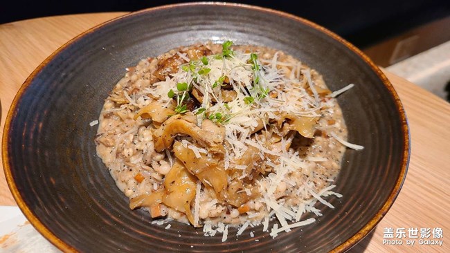 手機(jī)里的美食照