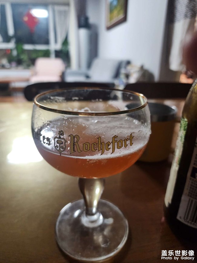 晚上來一杯啤酒