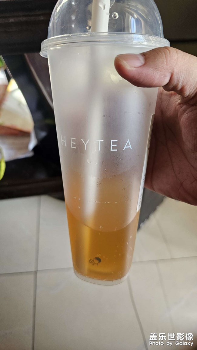 天氣炎熱，來杯茶涼快涼快