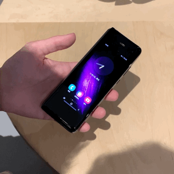 samsung galaxy fold这款折叠屏手机就要在国内正式上