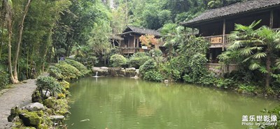 【步履間的風(fēng)景】+忘卻了世間的塵與凡