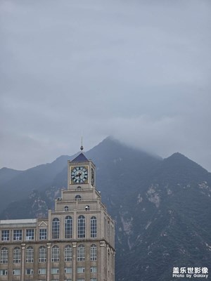 【步履間的風(fēng)景】+ 路上的風(fēng)景