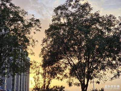 又是夕陽西下日