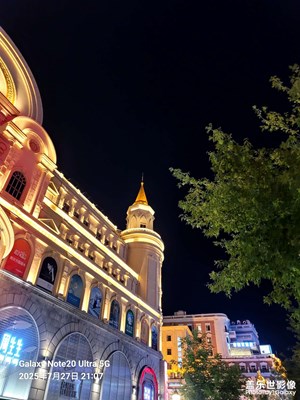 【節(jié)日里的影像】+假日商業(yè)街