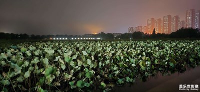 陰天，傍晚，水中央