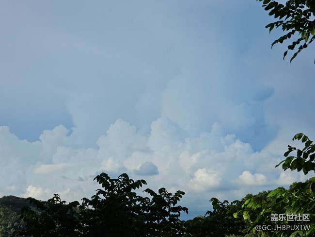 【我與蓋樂世社區(qū)】入秋天空