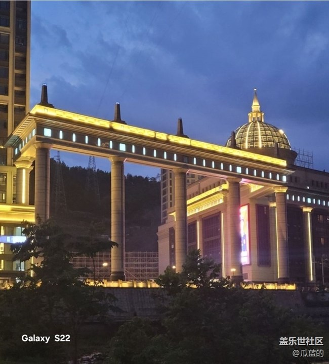 【拾秋鏡畫】家鄉(xiāng)夜景