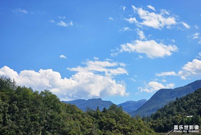 藍(lán)藍(lán)的天空