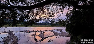 早上的陽(yáng)朔拍出了魚鷹唱晚的感覺(jué)