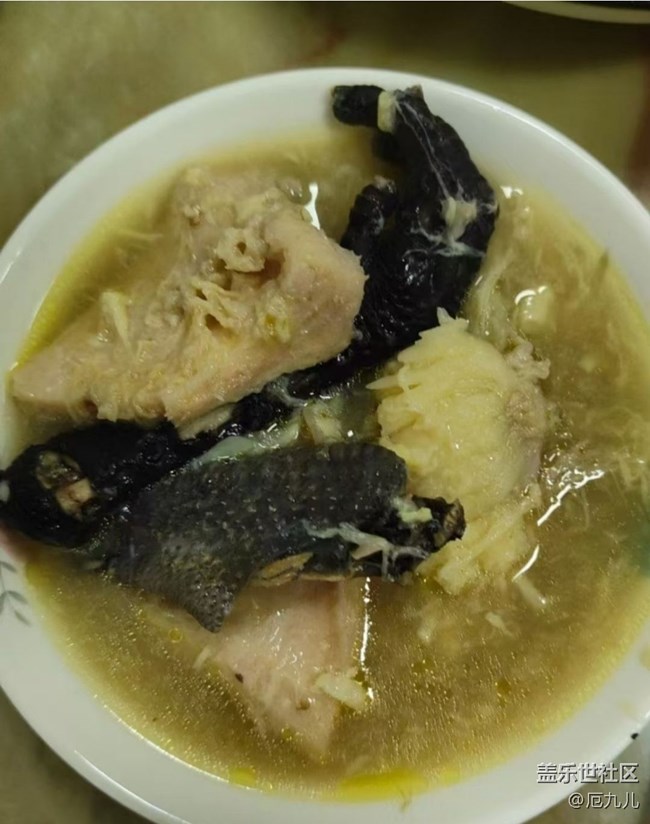 【霜華食記】燉烏雞