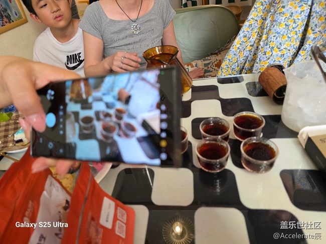 沈陽星粉聚首！咖啡館里的手沖香與鏡頭里的拉花美