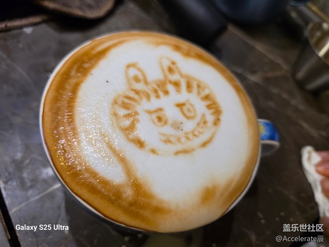 沈陽星粉聚首！咖啡館里的手沖香與鏡頭里的拉花美