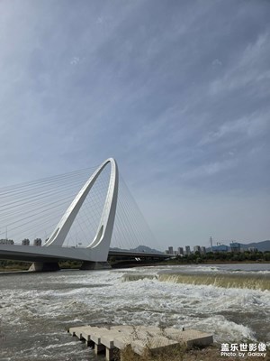 新首鋼大橋和永定河