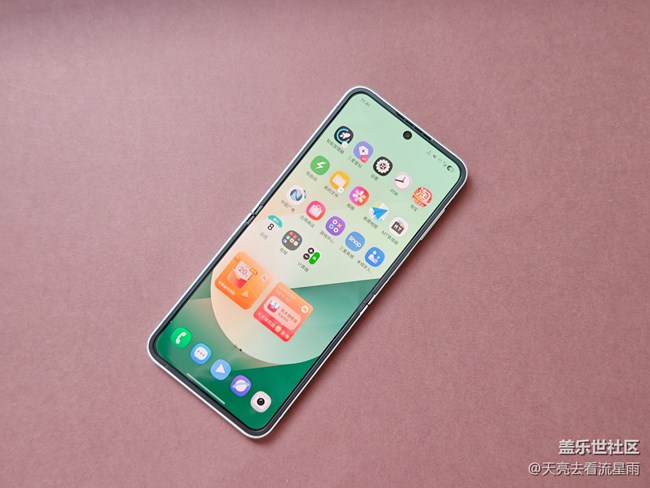 三星Galaxy Z Flip6體驗(yàn)：有顏值有實(shí)力的AI小折疊手機(jī)