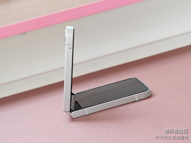 三星Galaxy Z Flip6體驗(yàn)：有顏值有實(shí)力的AI小折疊手機(jī)