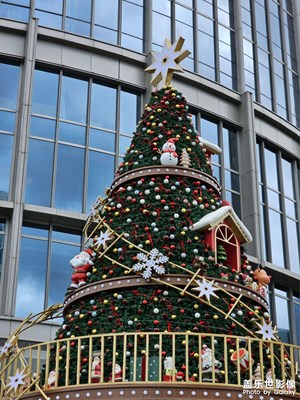 【地標(biāo)最佳機(jī)位】商場圣誕樹