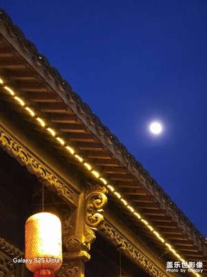 月是故鄉(xiāng)明