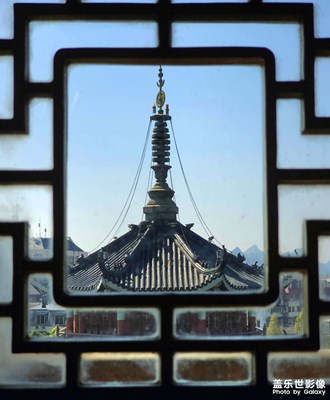 【地標(biāo)最佳機位】窗欞裁塔影