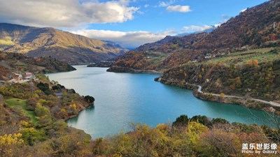 【色彩對話】+雅安寶興達(dá)瓦更扎磽磧湖最美秋景