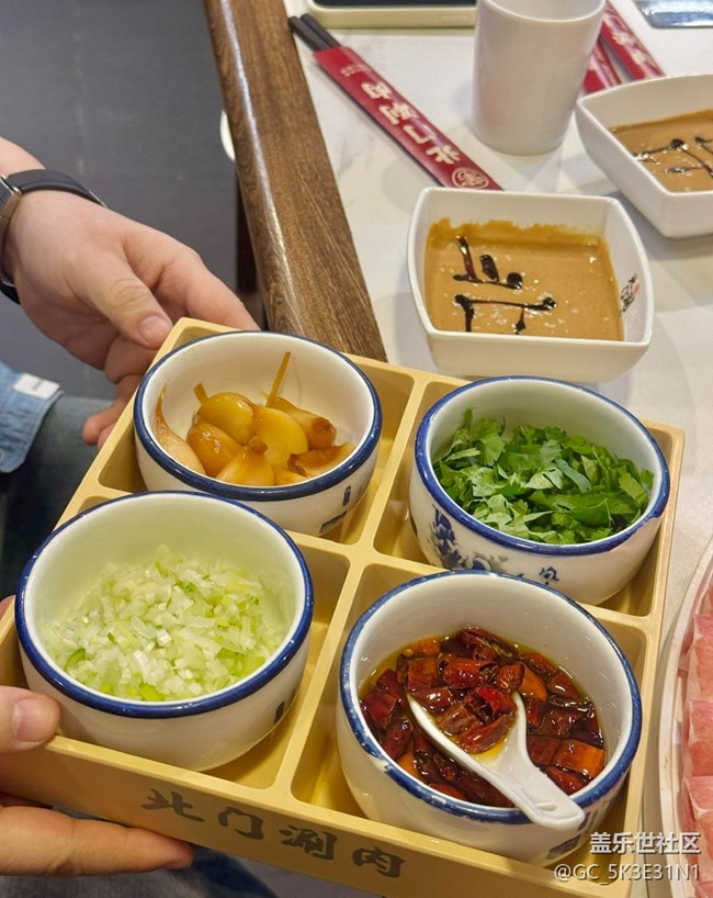 【世間的美好】銅鍋涮肉