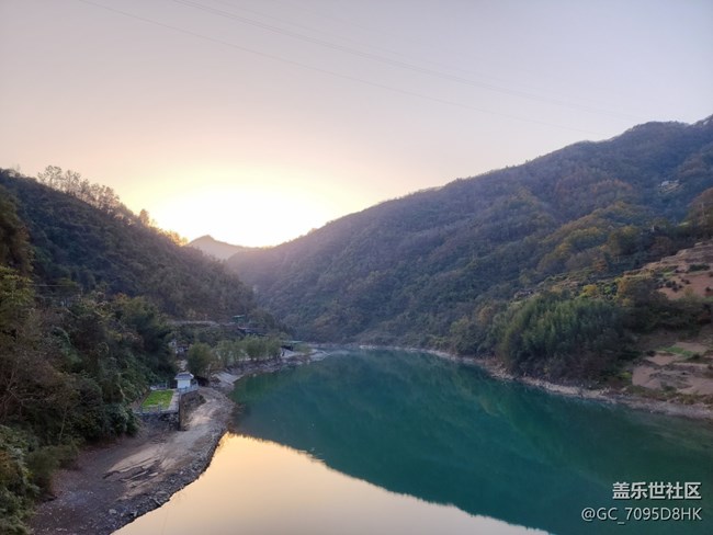 冬日山區(qū)美景