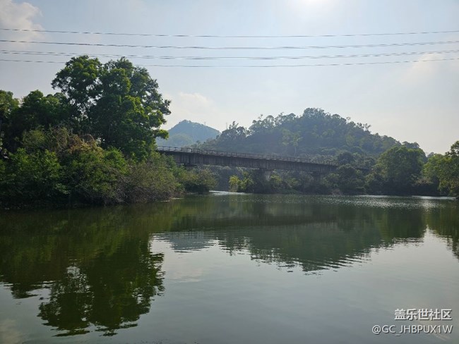 【秋末山景】遠(yuǎn)處的山