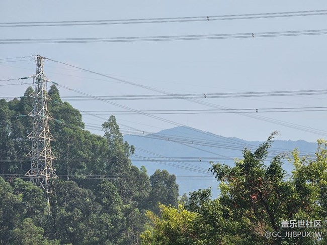 【秋末山景】遠(yuǎn)處的山