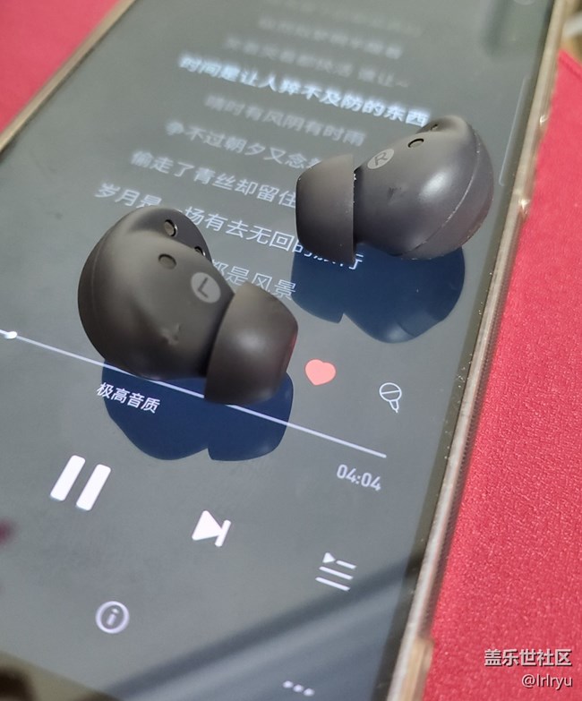 【我與Galaxy的日?！恳魳反顧nbuds