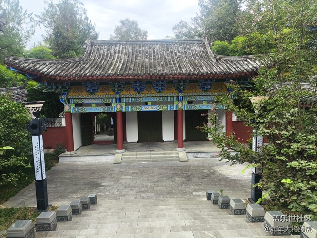 【秋末山景】秋末山徑里，藏著時(shí)光的溫柔