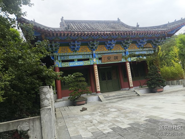 【秋末山景】秋末山徑里，藏著時(shí)光的溫柔