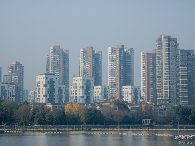 【此刻，光】湖與城