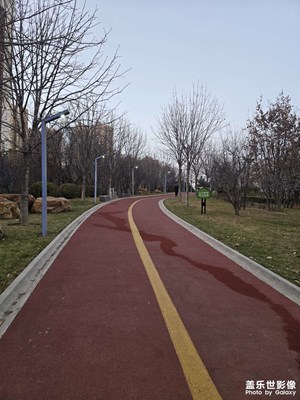 顧盼遺光彩，長嘯氣若蘭