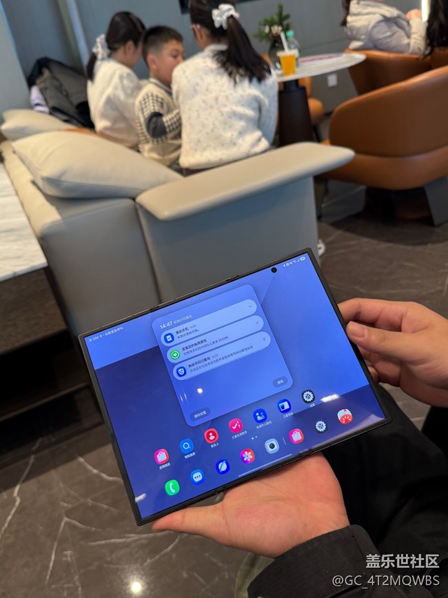 在三星分享會上，我上手體驗了 Galaxy Z TriFold。